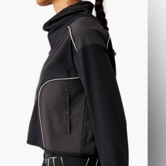 Free People Act Fast Layer - Picture 2 of 12